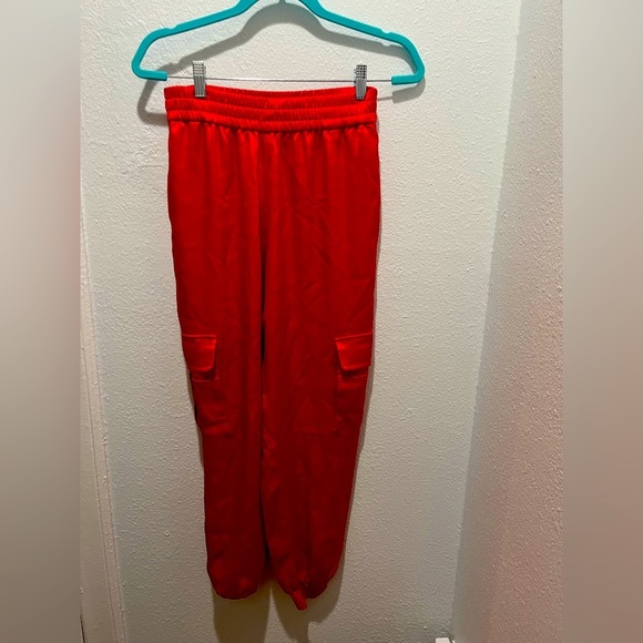 Bright red ALICE & Olivia satin cargo jogger sz SP - Picture 5 of 14